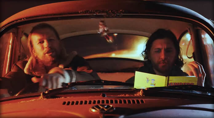 The Teskey Brothers Presentan Su Nuevo Sencillo Y Video "Highway Home For Christmas"