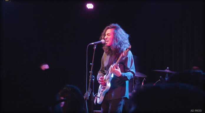 Mateo Presenta Su Nuevo Sencillo "Vengo De Frente"