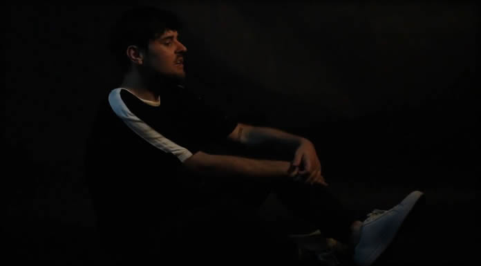 Josh Tavares Presenta Su Nuevo Sencillo Y Video “Con Man”