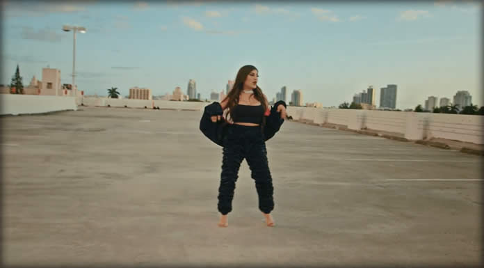 Andrea Zuñiga Presenta El Video Oficial De Su Sencillo "Quien Se Enamora Pierde"