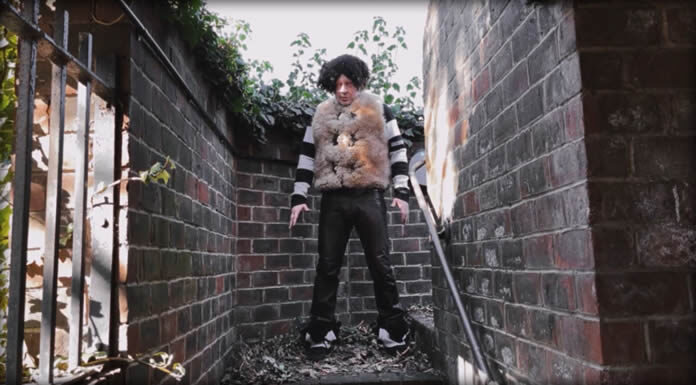 Andrew Hung Estrena El Video Oficial De Su Nuevo Sencillo “Promises” Andrew Hung Estrena El Video Oficial De Su Nuevo Sencillo "Promises"