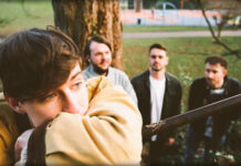 Bedrooms Presenta Su Nuevo Sencillo “In Yer Pocket” Bedrooms Presenta Su Nuevo Sencillo "In Yer Pocket"