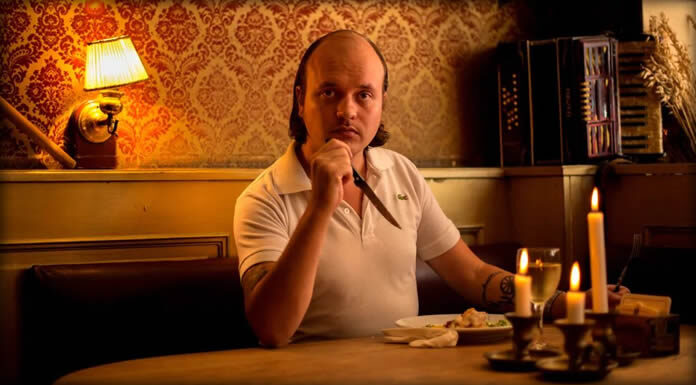 David Ritschard Estrena “När Du Reser Dig” Nuevo Sencillo De Su Próximo Álbum “Blåbärskungen” David Ritschard Estrena "När Du Reser Dig" Nuevo Sencillo De Su Próximo Álbum "Blåbärskungen"