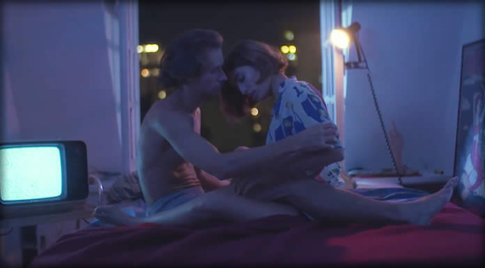 Panda Elliot Estrena Su Nuevo Sencillo Y Video “Por Los Dos” Ft. Kevin Johansen Panda Elliot Estrena Su Nuevo Sencillo Y Video "Por Los Dos" Ft. Kevin Johansen