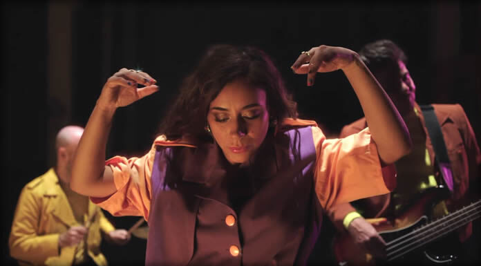 Playa Limbo Presenta Su Nuevo Sencillo Y Video “Amarillo” Playa Limbo Presenta Su Nuevo Sencillo Y Video "Amarillo"