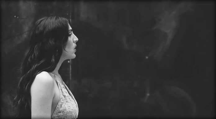 Queralt Lahoz Estrena Su Nuevo Sencillo Y Video "Si La Luna Quiere" Último Adelanto De Su Nuevo Álbum "Pureza"