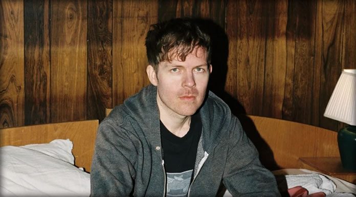 Kristian Kristensen Estrena Su Nuevo Sencillo Y Lyric Video "Feit Liten Taper"