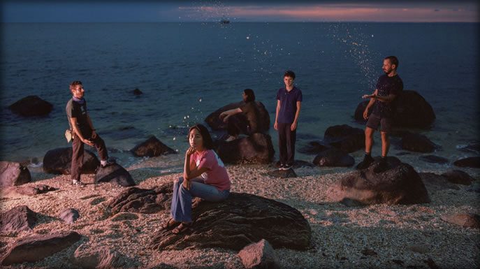 Lightning Bug Presenta Su Nuevo Sencillo Y Lyric Video “Song Of The Bell” Lightning Bug Presenta Su Nuevo Sencillo Y Lyric Video "Song Of The Bell"