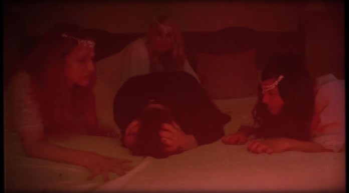 AJ Davila Estrena "El Mar" Ft. Cole Alexander X Crocodiles X Kate Clover & Marion Raw