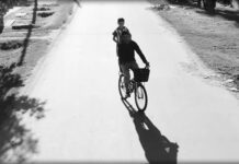 Andrés Calamaro Presenta Su Nuevo Sencillo Y Video “Mi Bandera” Ft. León Gieco Andrés Calamaro Presenta Su Nuevo Sencillo Y Video "Mi Bandera" Ft. León Gieco