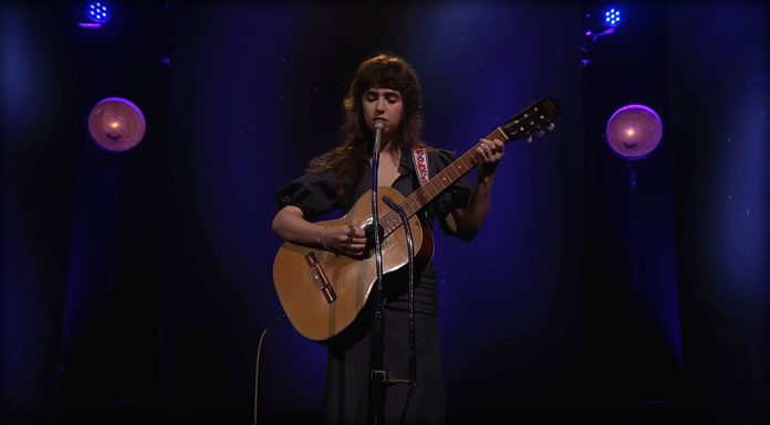 Clairo Presenta “Blouse” Primer Sencillo De Su Próximo Álbum De Estudio “Sling” Clairo Presenta "Blouse" Primer Sencillo De Su Próximo Álbum De Estudio "Sling"