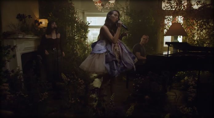 Mimi Webb Estrena El Video Acústico Oficial De Su Sencillo “Dumb Love” Kidd Kenn Presenta El Video Oficial De Su Sencillo “Moves” Ft. Rico Nasty