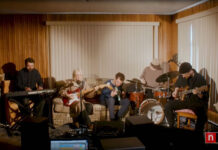 NPR Music Presenta A Men I Trust Dentro De Su Serie Tiny Desk (Home) Concerts NPR Music Presenta A Men I Trust Dentro De Su Serie Tiny Desk (Home) Concert