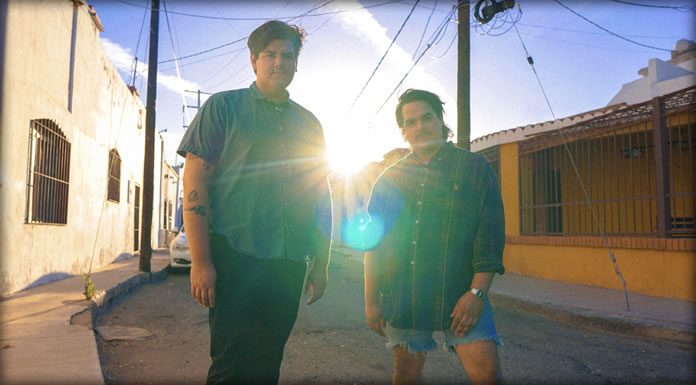 Sgt. Papers Presenta Sus Nuevos Sencillos “No Es Para Todos” Y “Se Siente Bien” Ft. Devil In The Woods Sgt. Papers Presenta Sus Nuevos Sencillos "No Es Para Todos" Y "Se Siente Bien" Ft. Devil In The Woods