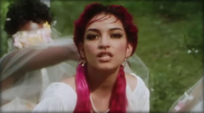 Ambar Lucid Estrena Su Nuevo Sencillo Y Video “Un Animal (Divina Existencia)” Ambar Lucid Estrena Su Nuevo Sencillo Y Video "Un Animal (Divina Existencia)"