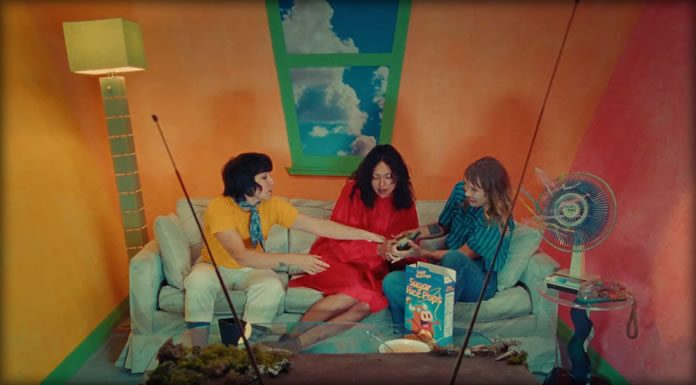 La Luz Presenta Su Nuevo Sencillo Y Video “Watching Cartoons” La Luz Presenta Su Nuevo Sencillo Y Video "Watching Cartoons"