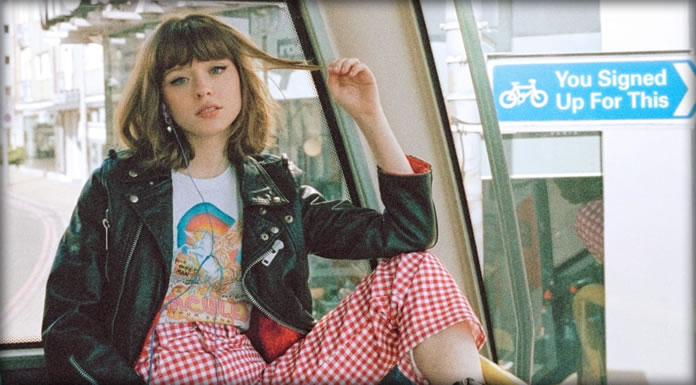 Maisie Peters Lanza Su Nuevo Sencillo Y Video "Psycho" En Co-Autoría Con Ed Sheeran