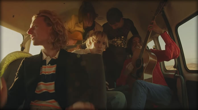 Parcels Presenta Su Nuevo Sencillo Y Video "Comingback"