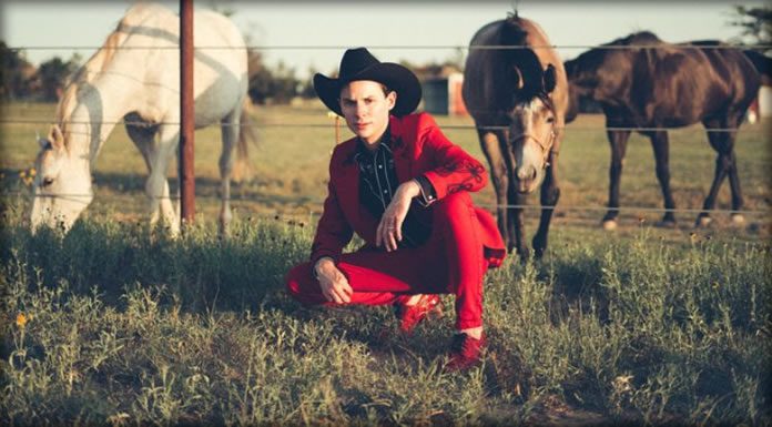 Hayden Pedigo Estrena Su Nuevo Sencillo Y Video “Letting Go” Hayden Pedigo Estrena Su Nuevo Sencillo Y Video "Letting Go"