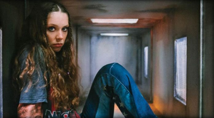 Holly Humberstone Presenta Su Nuevo Sencillo Y Video “Please Don’t Leave Just Yet” Holly Humberstone Presenta Su Nuevo Sencillo Y Video "Please Don't Leave Just Yet"