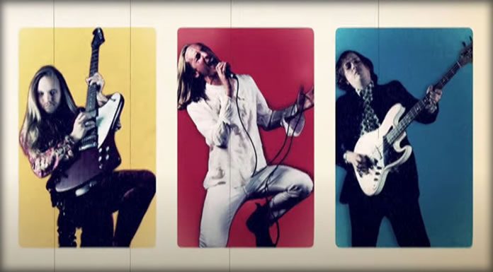 Velvet Insane Estrena El Lyric Video De Su Sencillo “Space Age DJ” Velvet Insane Estrena El Lyric Video De Su Sencillo "Space Age DJ"