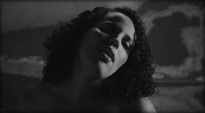 Xenia Rubinos Estrena Su Nuevo Sencillo Y Video "Don't Put Me In Red"