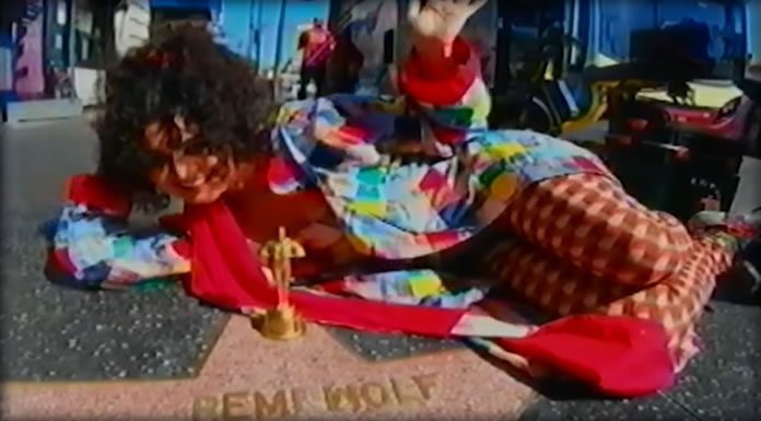 Remi Wolf Estrena Dos Nuevos Sencillos Y Videos “Anthony Kiedis” + “Front Tooth” Remi Wolf Estrena Dos Nuevos Sencillos Y Videos "Anthony Kiedis" + "Front Tooth"