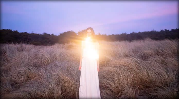 Anette Askvik Comparte Su Nuevo Sencillo "I Am The Sea"