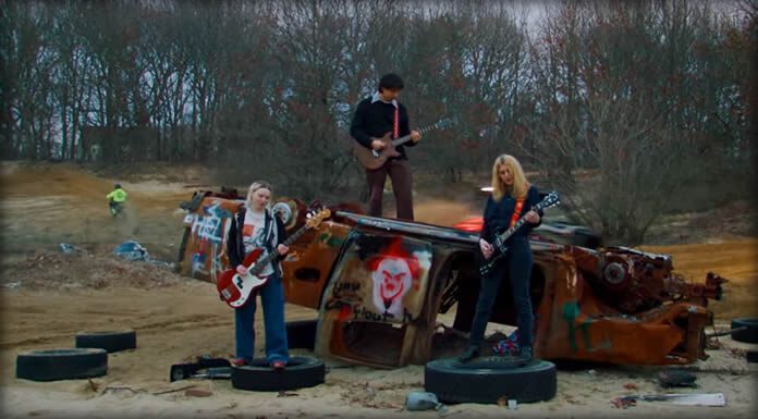 Momma Anuncia Su Nuevo Álbum "Household Name" Y Estrena El Sencillo Y Video "Speeding 72"