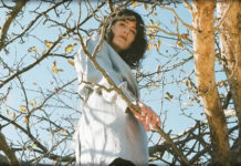 Jenny Berkel Estrena Su Álbum "These Are The Sounds Left From Leaving Here" Y El Video Oficial De "Just Like A River"
