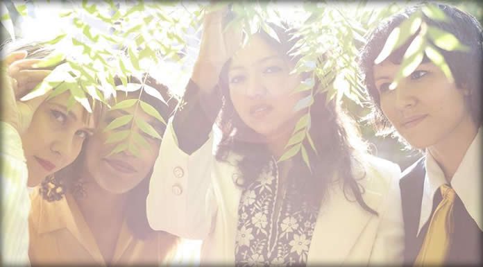 La Luz Presenta Su Nuevo Sencillo “Endless Afternoon” La Luz Presenta Su Nuevo Sencillo "Endless Afternoon"