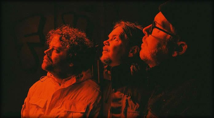 Spielbergs Anuncia Su Nuevo Álbum “Vestli” Y Estrena Doble Sencillo “When They Come For Me” + “Get Lost” Spielbergs Anuncia Su Nuevo Álbum "Vestli" Y Estrena Doble Sencillo "When They Come For Me" + "Get Lost"