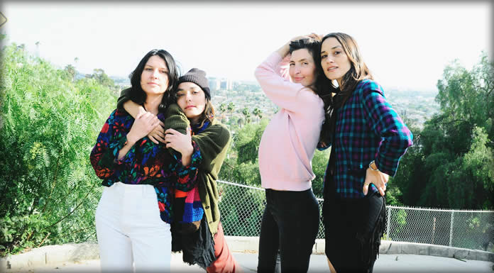 Warpaint Regresa Con Un Nuevo Álbum "Radiate Like This"