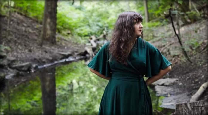 Abigail Lapell Estrena El Video Animado De Su Sencillo: “Scarlet Fever”