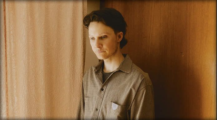 Colyn Cameron Presenta Su Nuevo Sencillo Y Video “Deepfakes” Colyn Cameron Presenta Su Nuevo Sencillo Y Video "Deepfakes"