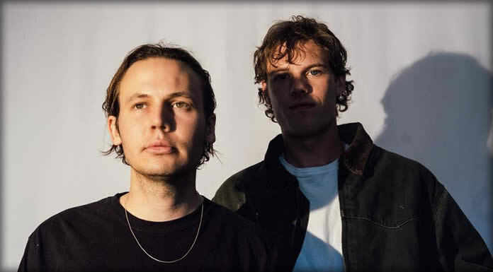 Death Bells Presenta Su Nuevo Álbum: "Between Here & Everywhere