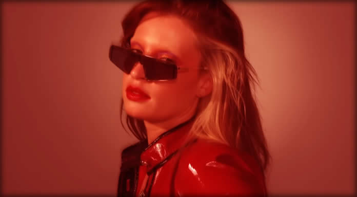 Fletcher Presenta Su Nuevo Sencillo Y Lyric Video: “Becky’s So Hot” Fletcher Presenta Su Nuevo Sencillo Y Lyric Video: "Becky's So Hot"