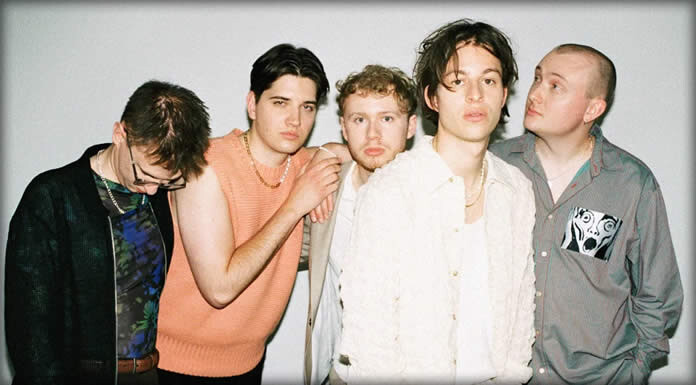 Giant Rooks Presenta Su Nuevo Sencillo Y Video: “Morning Blue” Giant Rooks Presenta Su Nuevo Sencillo Y Video: “Morning Blue”