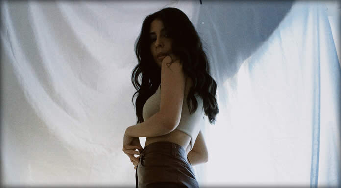 Lolita Mae Presenta Su Nuevo Sencillo: "Atomic Love Rush"