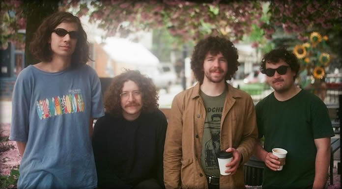 Mother Sun Presenta Su Nuevo Sencillo: "Webbed Feet"