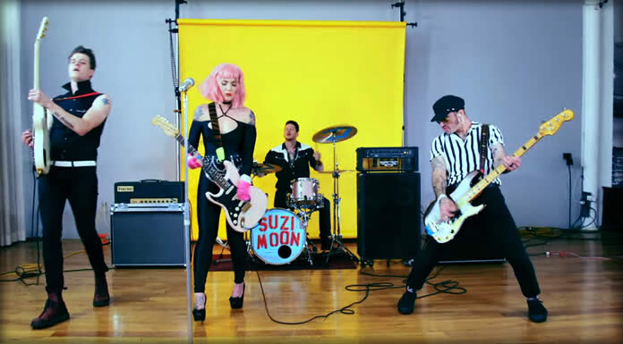 Suzi Moon Presenta El Sencillo Y Video: “Dumb & In Luv” Canción Titular De Su Próximo Álbum Suzi Moon Presenta El Sencillo Y Video: “Dumb & In Luv” Canción Titular De Su Próximo Álbum