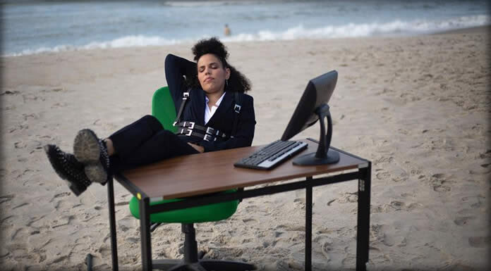 Xenia Rubinos & El Individuo Presentan Su Nuevo Sencillo: “Dia Libre En El Yanky” Xenia Rubinos & El Individuo Presentan Su Nuevo Sencillo: “Dia Libre En El Yanky”