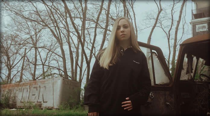 Abby Nissenbaum Regresa Con Un Nuevo Sencillo: “Checkerboard Flies”