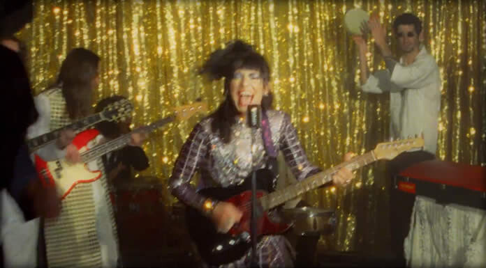 Breanna Barbara Presenta Su Nuevo Sencillo Y Video: “Diamond Light” Breanna Barbara Presenta Su Nuevo Sencillo Y Video: "Diamond Light"