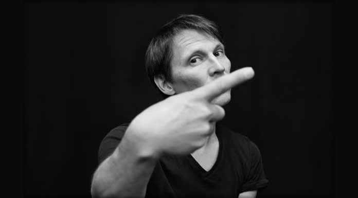 Jakob Hellman Estrena Su Nuevo Sencillo: "Titta På Dom Andra"