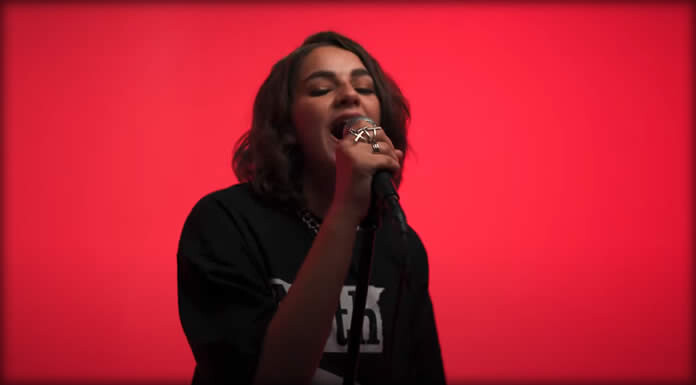 Kjersti Long Presenta Su Nuevo Sencillo Y Video: "Boys In Jersey"