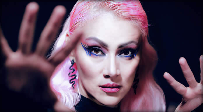 LaTenaz Presenta Su Nuevo Álbum: "Rockarrabalera"