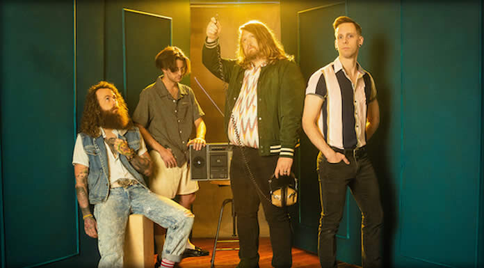 Me Like Bees Presentan Su Nuevo Sencillo Y Video: "Radio"