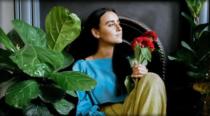 Munah Presenta Su Sencillo Debut: “Calling”