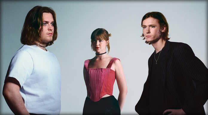 PVA Presenta Su Nuevo Sencillo: “Bad Dad” Tercer Adelanto De Su Álbum Debut “Blush” PVA Presenta Su Nuevo Sencillo Bad Dad Nuevo Adelanto De Su Álbum Debut Blush